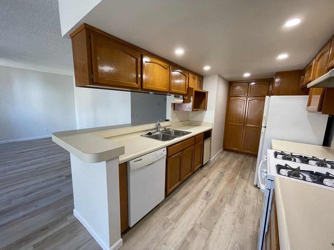 Foto principal - 6033 Estelle St