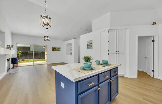 Foto del edificio - 9312 Caulfield Dr