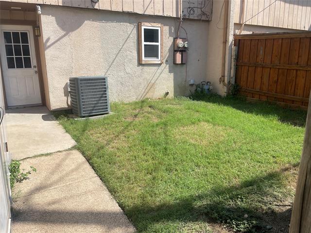 Foto del edificio - 5734 Harvest Hill Rd