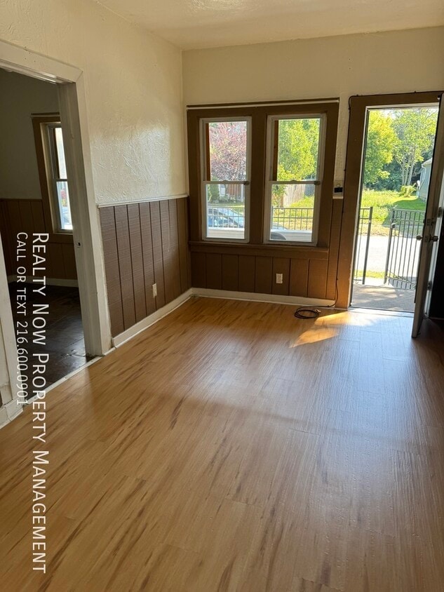 Foto del edificio - 3356 W 33rd St