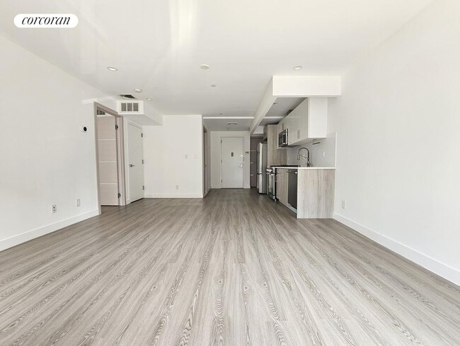 Building Photo - 2025 Ocean Ave