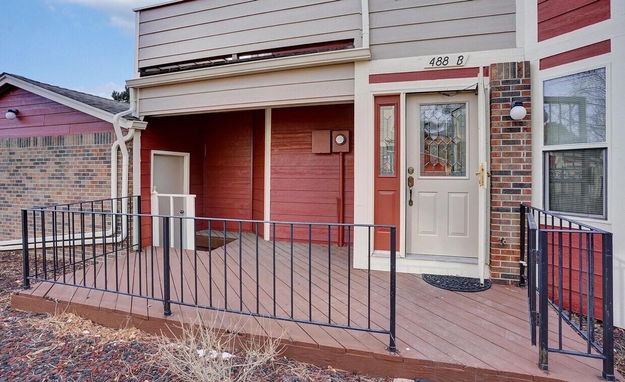 Foto principal - 2 Bed, 2 Bath Unit in Rockrimmon