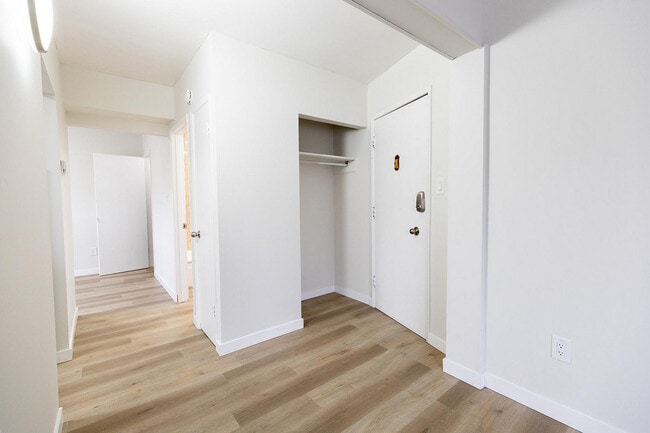 Building Photo - Parada Estates