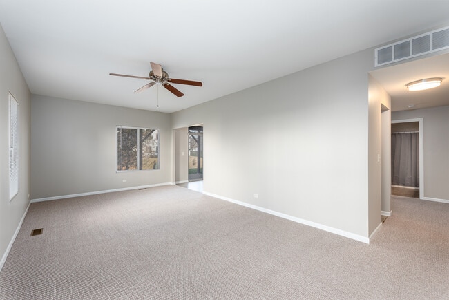 Building Photo - 1672 Fredericksburg Ln