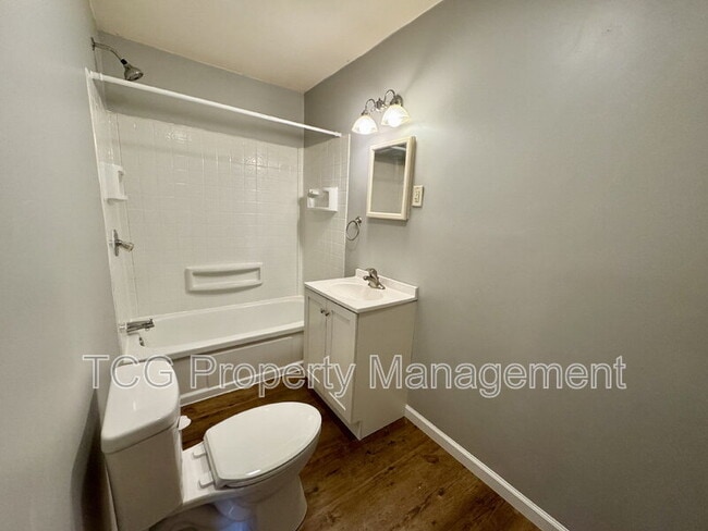Foto del edificio - 246 Broadway St