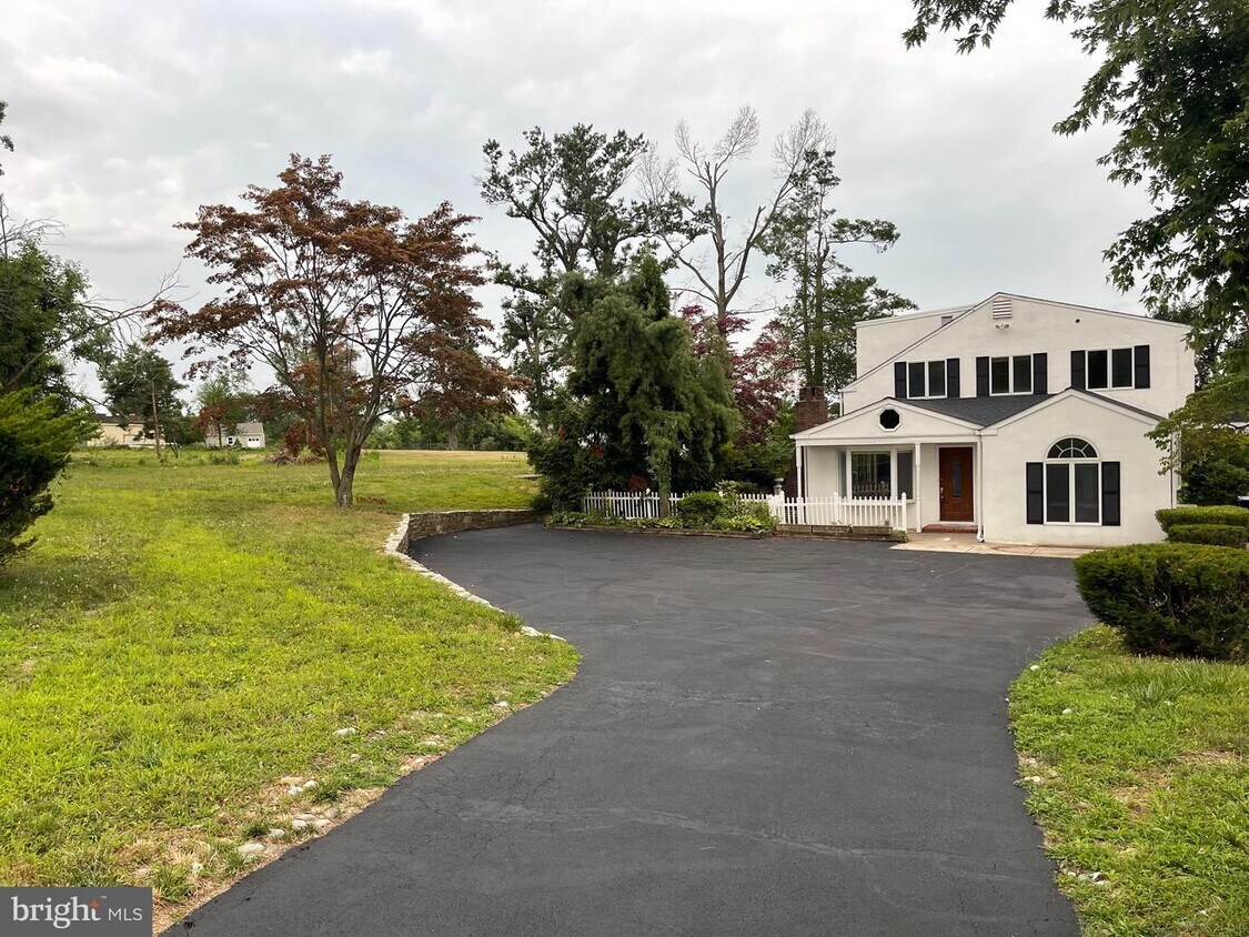 Foto principal - 901 Highland Ave