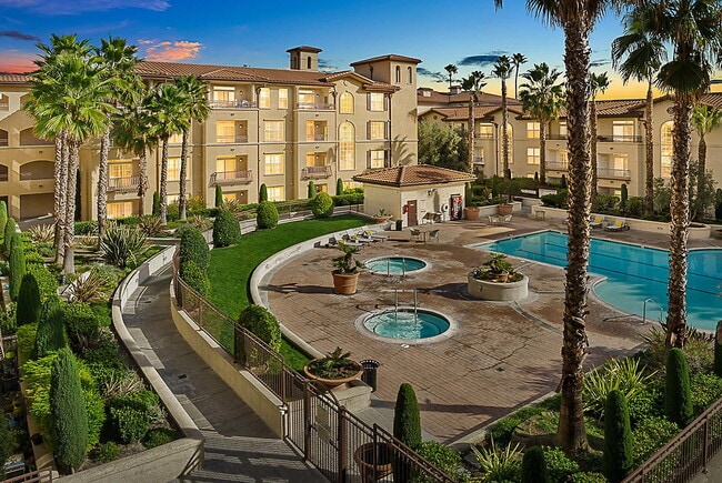 Building Photo - Santa Palmia at Palm Valley