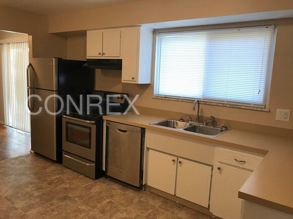 Foto del edificio - 2650 Maywood Rd