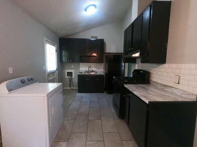 Building Photo - Newly Renovated Home In Frayser