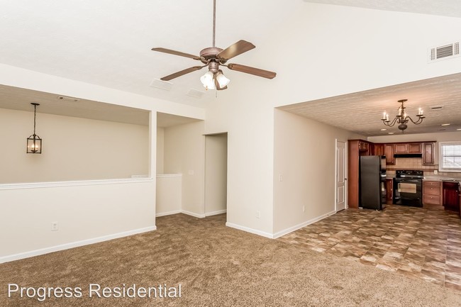 Building Photo - 10 Stone Ridge Dr