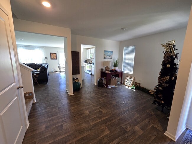 Building Photo - 1801 Turtle Creek Dr