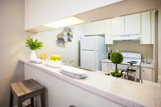Building Photo - Stonebridge Apartments
