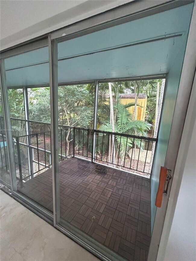 Foto del edificio - 3549 Loquat Ave