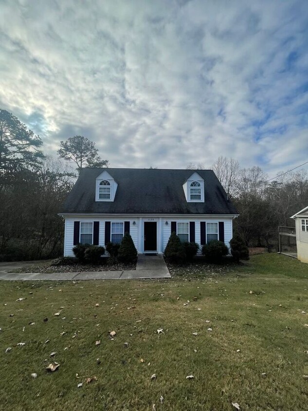 Primary Photo - Cape Cod Style 3 bed, 2 bath, 2 car garage...