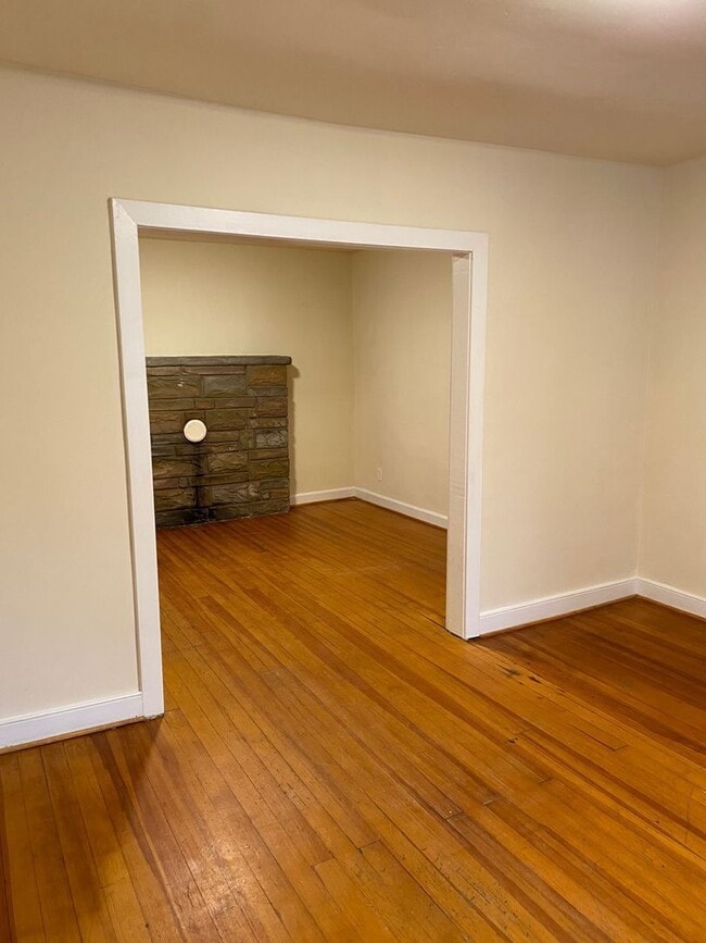 Building Photo - 2700 E Belt Blvd