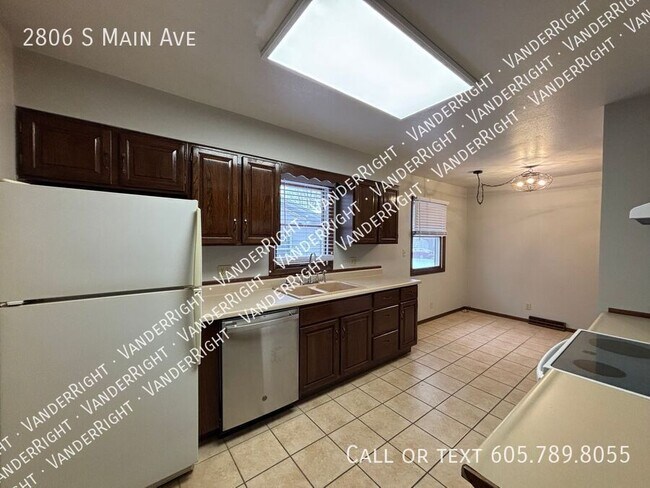 Foto del edificio - 2806 S Main Ave