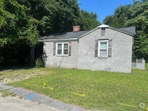 Building Photo - 2203 Braham St