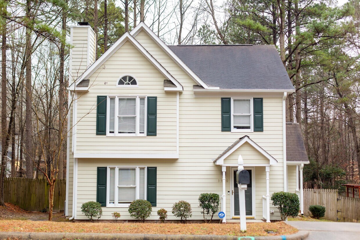 Primary Photo - 3540 Tunas St
