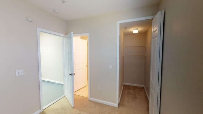 Building Photo - Town Park Villas