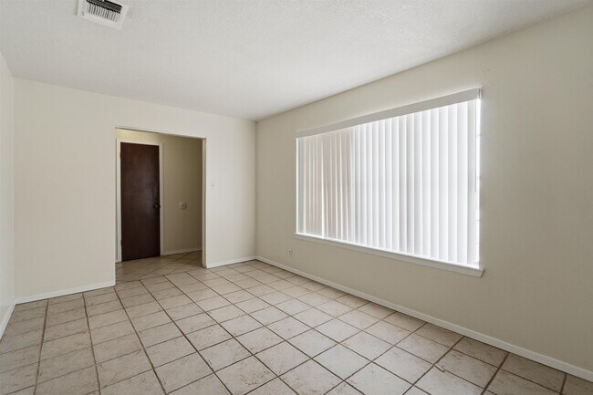 Foto del edificio - 96 Flint Rock Trail