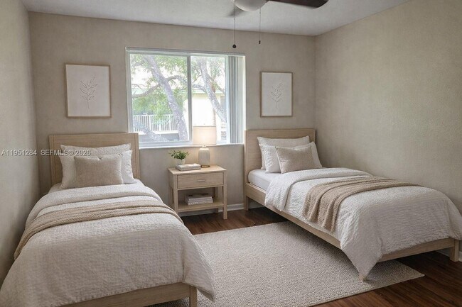 Foto del edificio - 430 S Park Rd