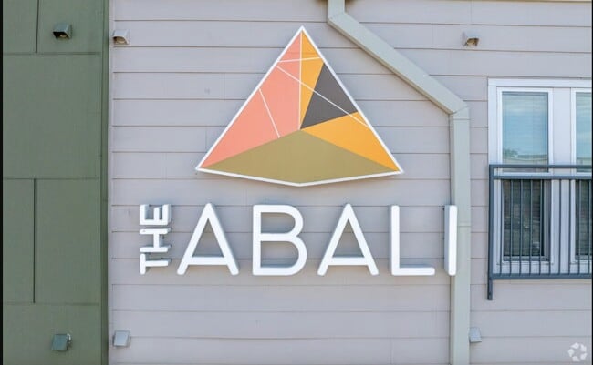 Foto del edificio - 4611 N Interstate 35 Frontage Rd