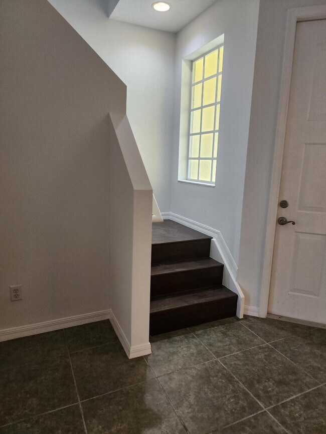 Foto del edificio - 6909 Blue Skies Dr