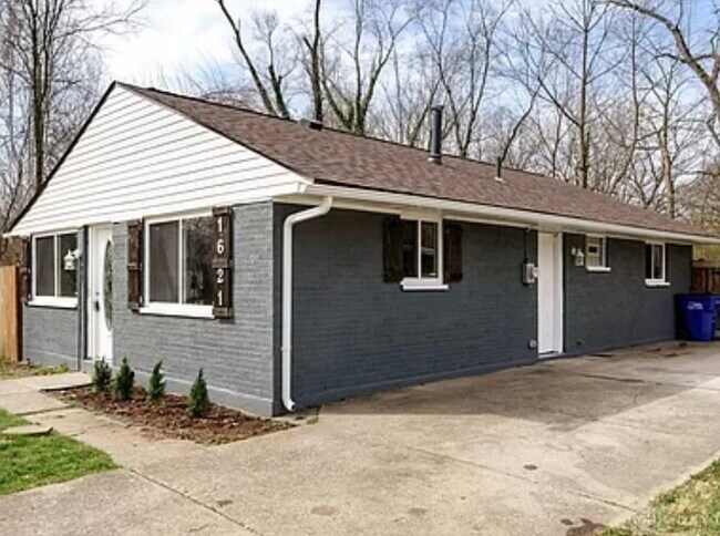 Building Photo - 1621 Linnbrook Dr