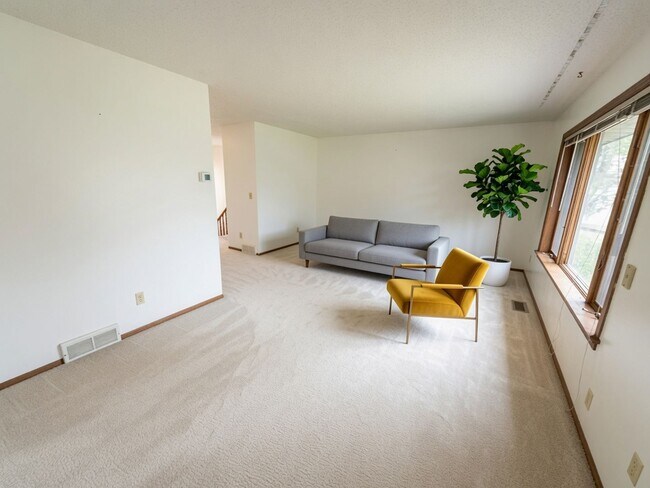 Foto del edificio - 14902 Wildwood Rd