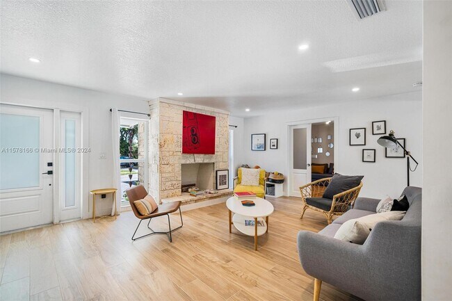 Building Photo - 6525 SW 49th St