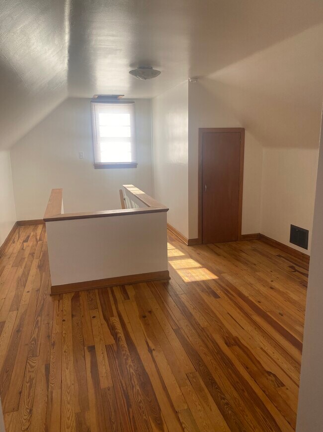 Foto del edificio - 1703 N Mercer St