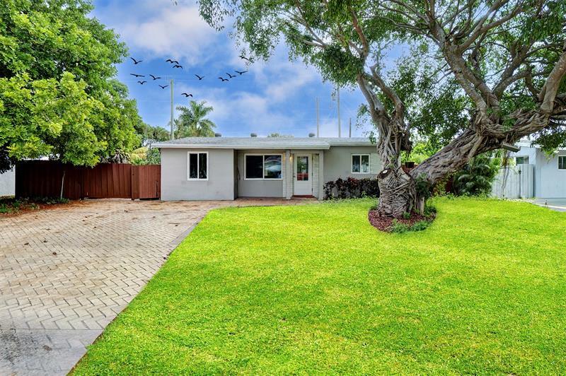 Primary Photo - 1415 NE 25th St