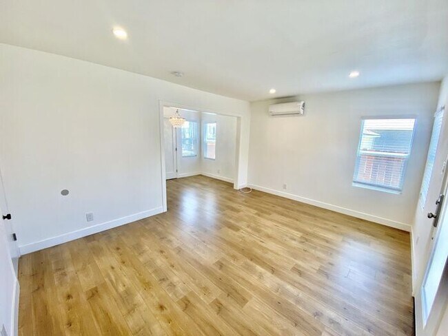 Building Photo - Newly Refurbished Studio For Rent in Torrance