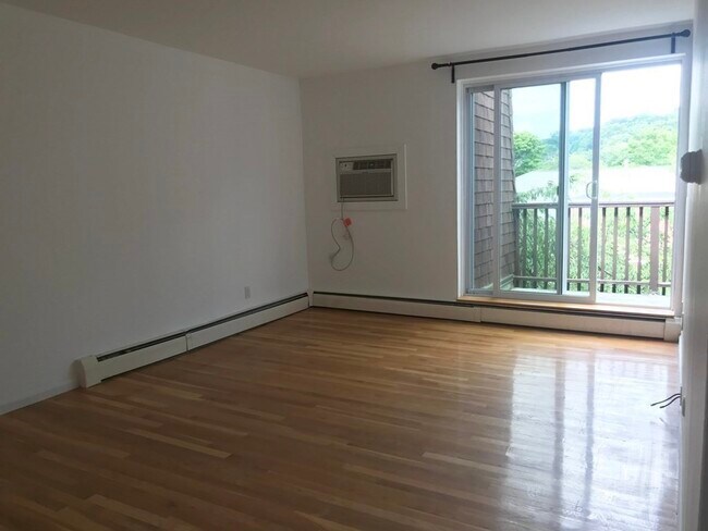 Foto del edificio - 142 Kenrick St