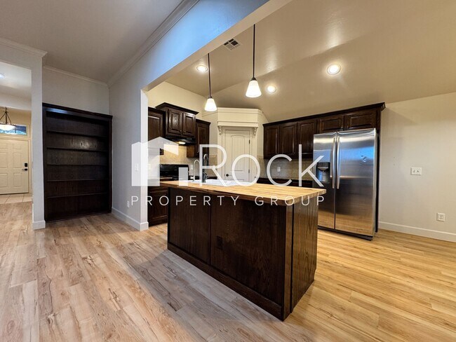 Foto del edificio - 3 Bed/2 Bath Edmond Home**AMAZING Location...