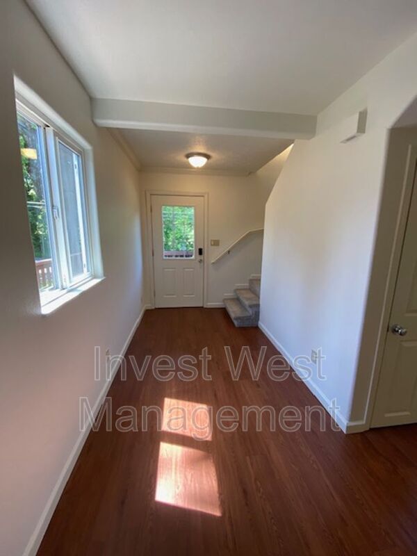 Foto del edificio - 524 NW Fargo St