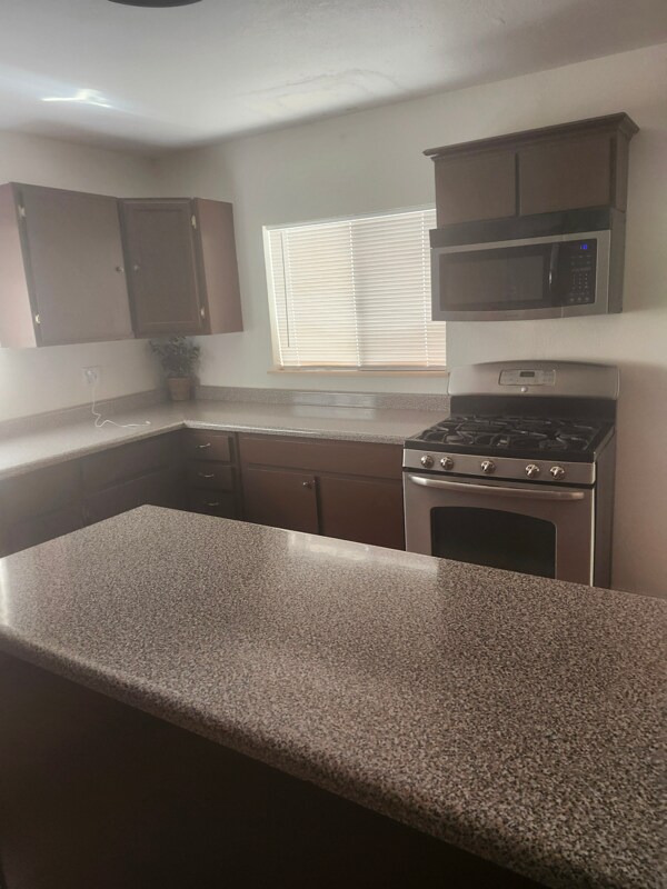 Foto del edificio - 3825 Roger Joseph Dr