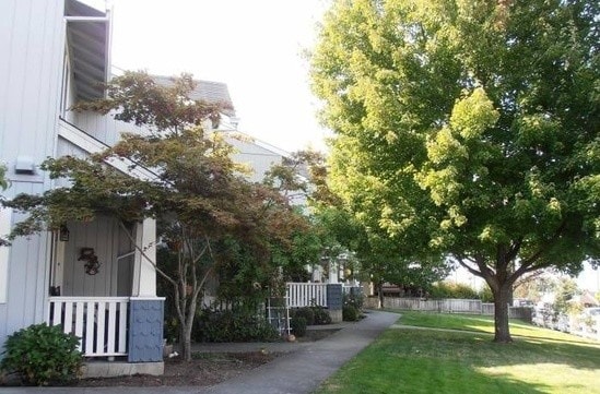 Building Photo - 2528 Siskiyou Blvd