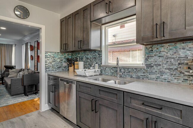 Foto del edificio - 1187 Emporia St