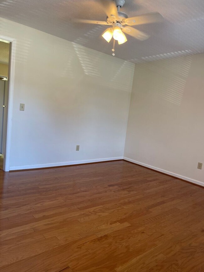 Foto del edificio - Charming Home in the Heart of the Congaree River District – Prime Location! - 302