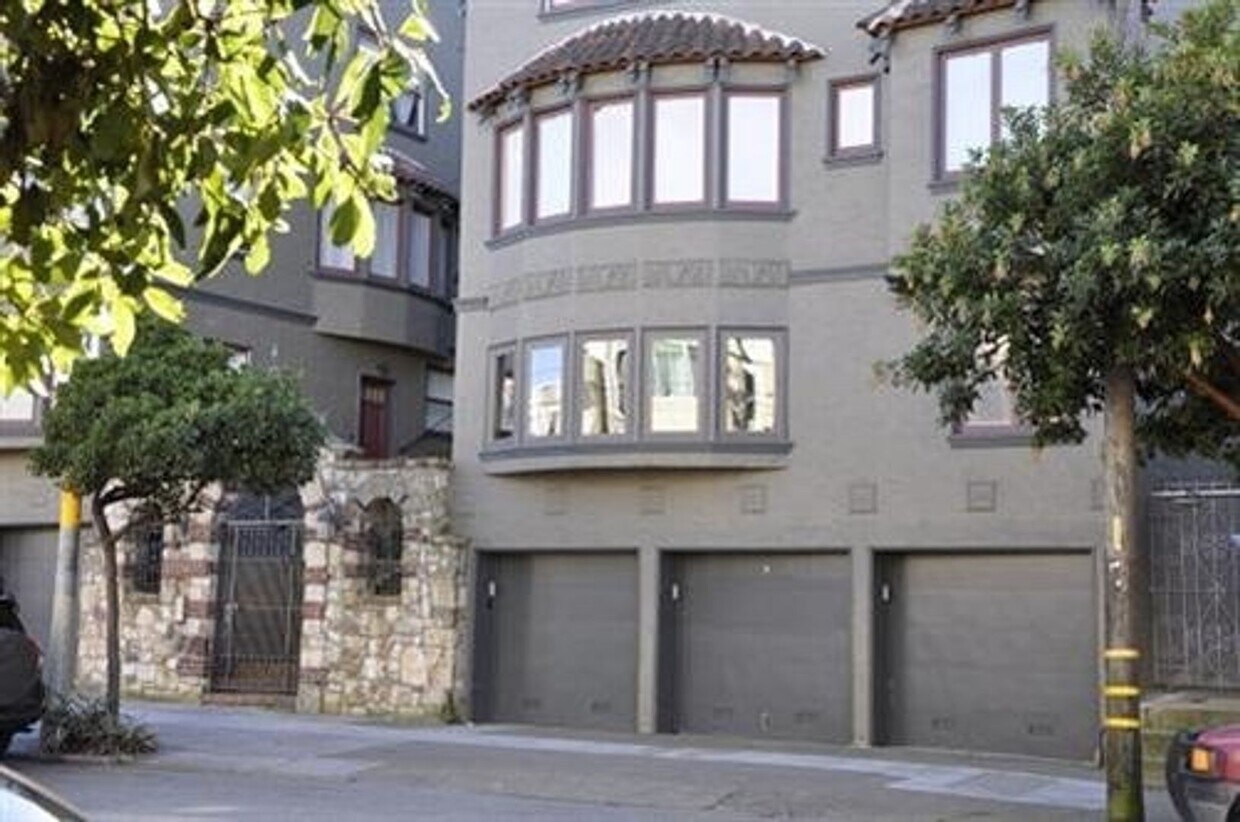 Primary Photo - Charming 1 Bed, 1 Bath Cole Valley Condo -...