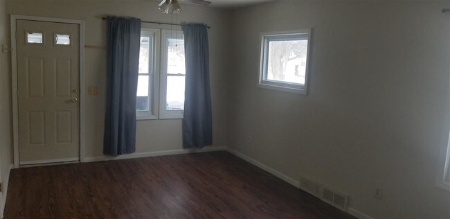 Building Photo - 1405 Lincoln Ave