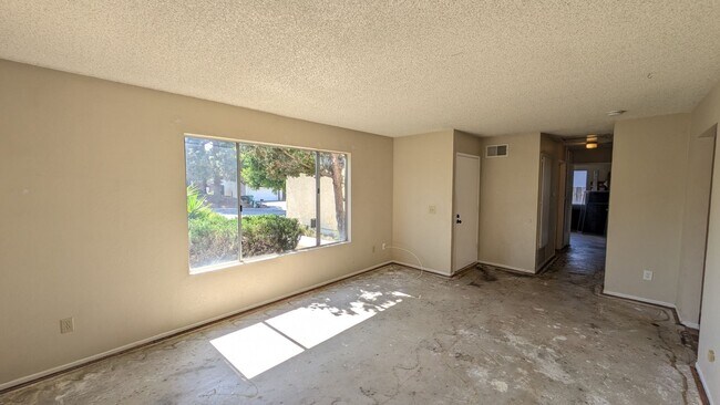 Building Photo - Updated House in Mira Mesa