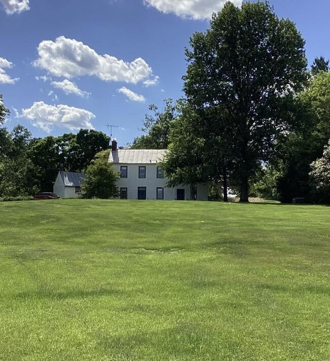 Building Photo - 2839 Uniontown Rd