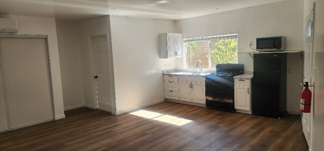 Foto del edificio - 17938 Raymer St