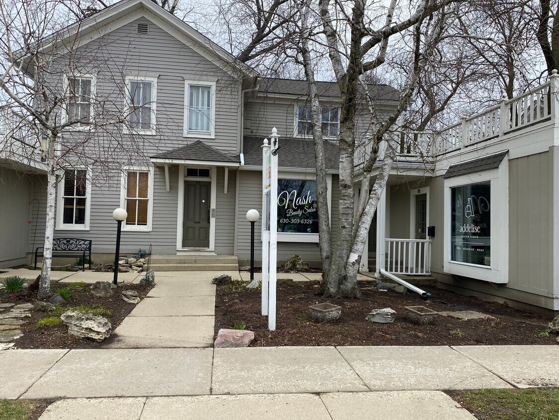 27 N 2nd St Unit 5, Geneva, IL 60134 Condo for Rent in Geneva, IL