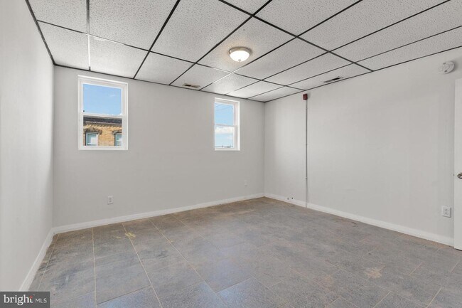Building Photo - 2301 S 16th St