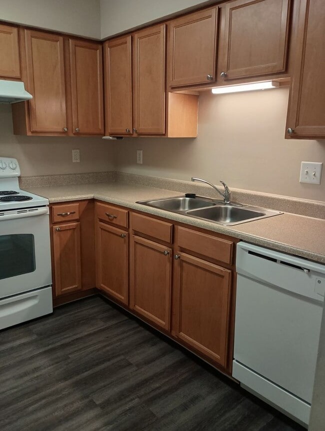 Interior Photo - 185 - COUNTRY VIEW APARTMENTS