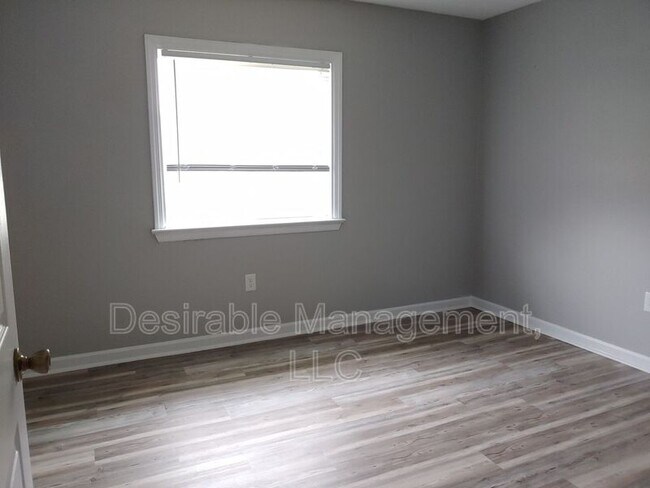Building Photo - 15910 Warwick Blvd
