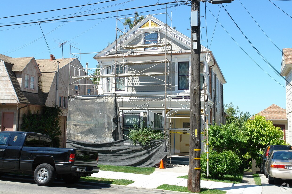 Primary Photo - 1510 Oxford St